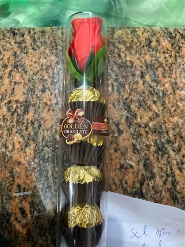 SÔ CÔ LA HOA HỒNG
