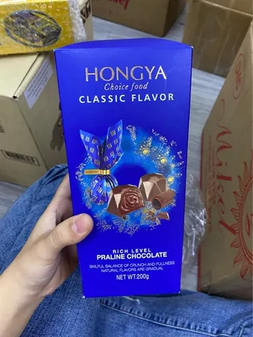 Socola nhân chảy hongya hộp xanh 200g