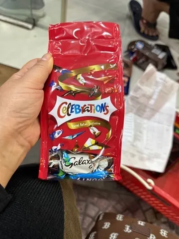 SOCOLA TỔNG HỢP CELEBRATINONS 240GR GÓI ĐỎ