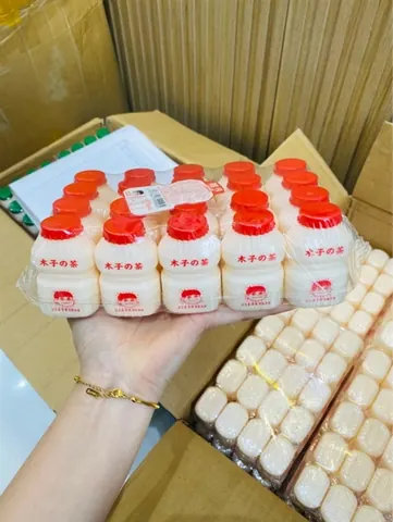 Lốc sữa chua lợi khuẩn muzidecha vị dâu Tây