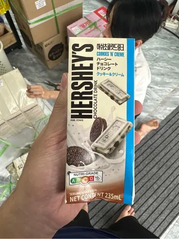 Sữa Hersheys vị Cookies cream 235ml Hàn Quốc