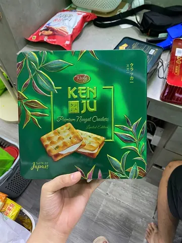 Bánh quy Kenju đỏ hộp to