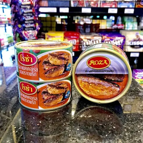 Hộp Cá Thu Chiên Sốt Chua Cay Roza 140g Thái Lan