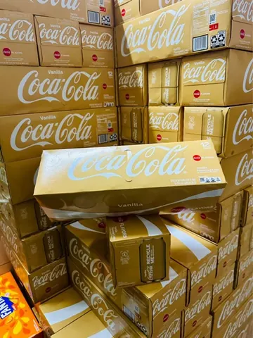 Coca vani cây 12 lon