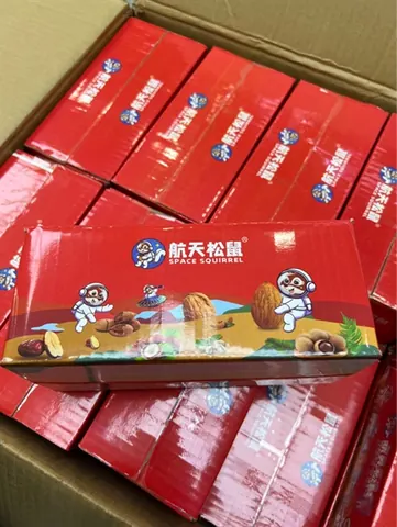 Táo Đỏ Hạnh Nhân SPACE SQUIRREL 300G