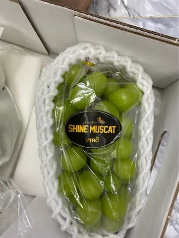 Nho Mẫu Đơn Shine Muscat Vtro 1kg