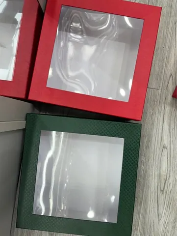 Hộp quà vuông mặt kính